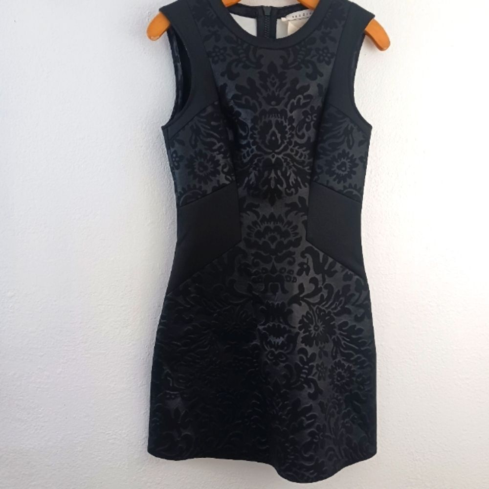 Sandro sleeveless Dress Black Short Floral Textured size 2